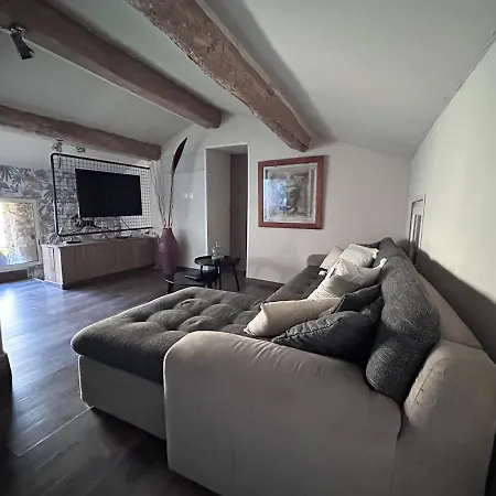 Appartement Atypique, Coeur De Village *